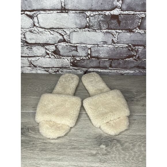 Raye Sherp Ivory Cream Faux Fur Slippers Casual Sandals Women’s Sz 7M US/38EU - Picture 10 of 16